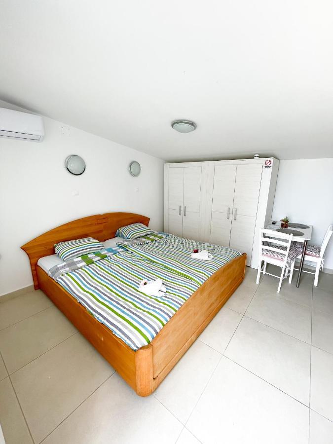 Beautiful Secluded Area Near Novalja Vacation House With Pool And Sea View Villa Lara מראה חיצוני תמונה