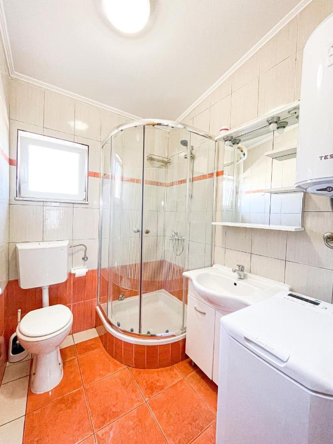 Beautiful Secluded Area Near Novalja Vacation House With Pool And Sea View Villa Lara מראה חיצוני תמונה